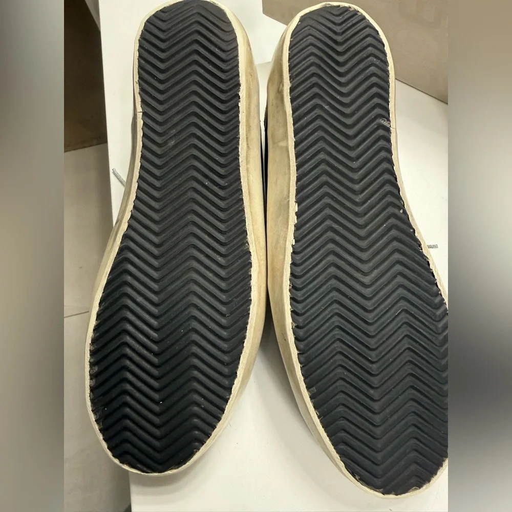 Golden Goose Super-Star Classic.  Black, white, gold.  Size 39. - Picture 6 of 9